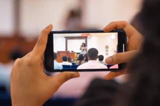 Easy Steps to Make a Video Presentation That Impresses Your Audience